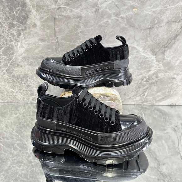 Alexander McQueen Women's Black Sneakers - Picture 7 of 8